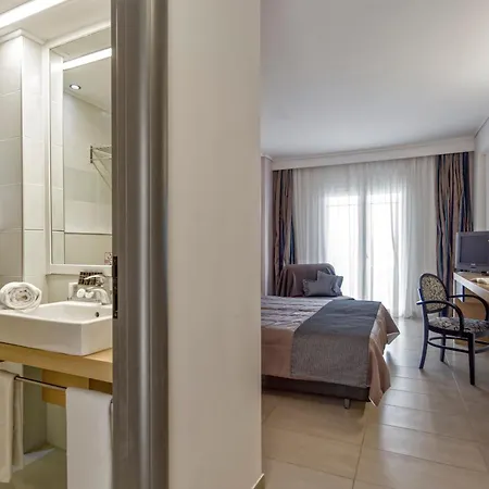 ホテル アンド スパ 4*