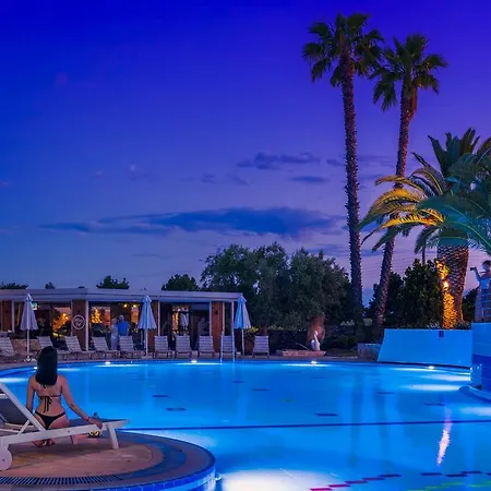 アンド スパ 4* ラゴマンドラ