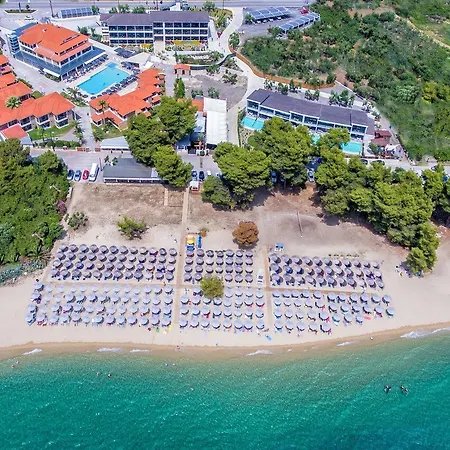 アンド スパ ホテル 4*