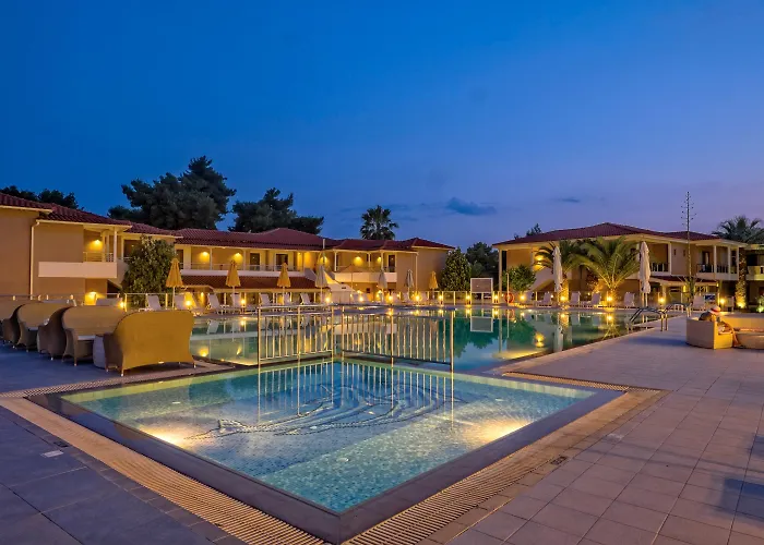 Hotel And Lagomandra