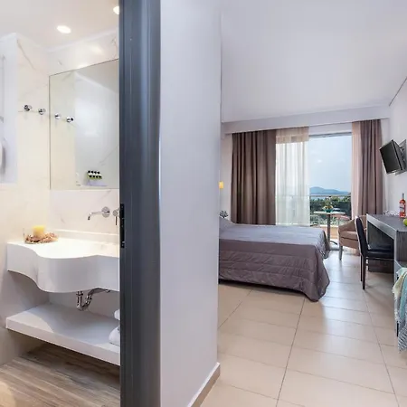 Hotel And Lagomandra