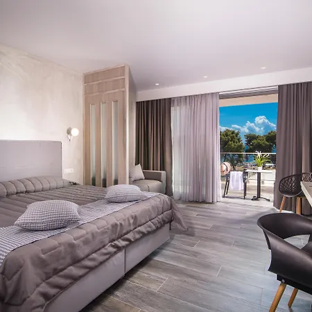Hotel And 4*