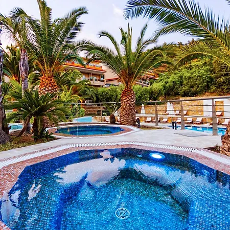 Hotel And Lagomandra