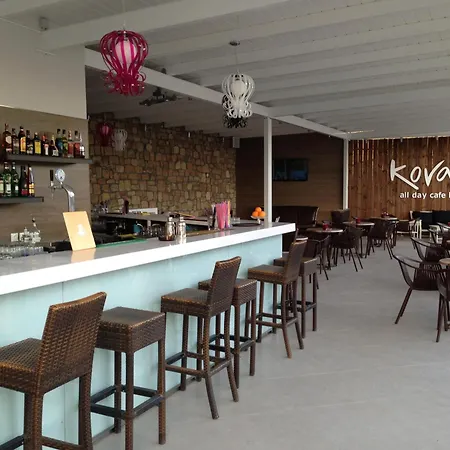 Hotel And Lagomandra