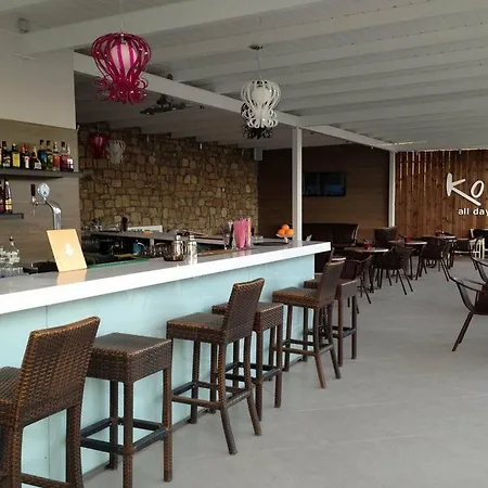 Hotel And Lagomandra