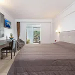 And Hotel 4*
