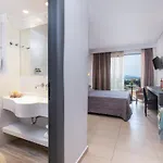 Hotel And Lagomandra