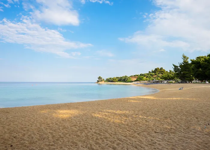 Hotel And Lagomandra